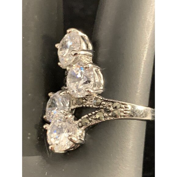 Silver Tone Ring With Clear Stones & Marcasite Accents Signed GR Size 4.5 (R83) - Picture 6 of 9